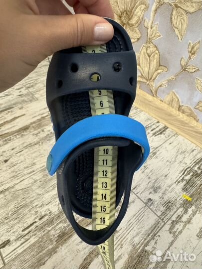 Сандали crocs c8