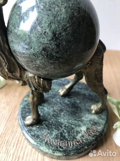 Скульптурная фигурка