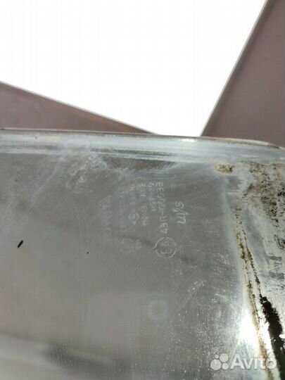 Стекло двери переднее левое Toyota Prius HK-NHW10