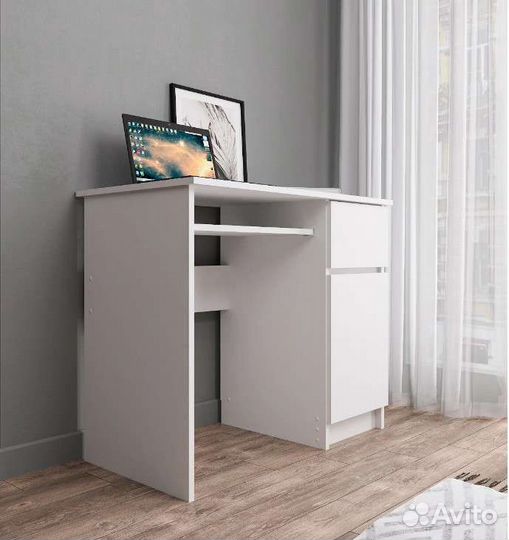 Стол письменный