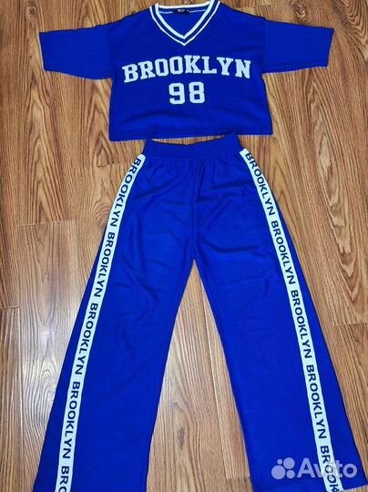 Костюм женский