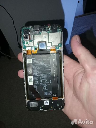 Телефоны на запчастиasus ZB633KL