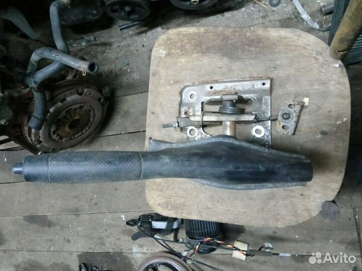 Рычаг ручного тормоза Ниссан Жук