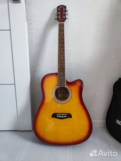 Акустическая гитара