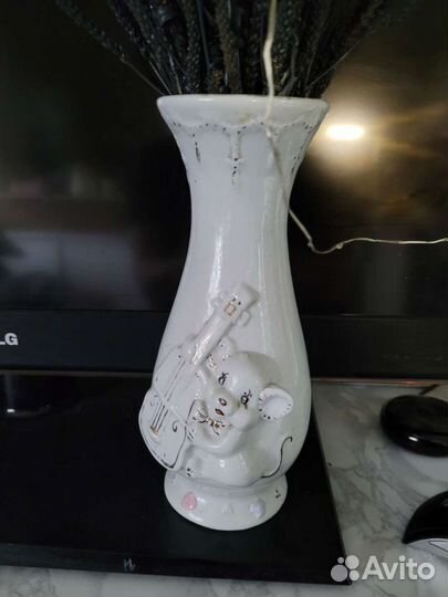 Вазы синее стекло, белый фарфор