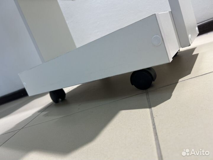 Тележка косметологическая