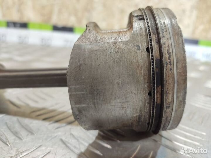 Поршень с шатуном Kia Sportage 2004-2010