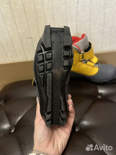 Лыжные ботинки детские 31р