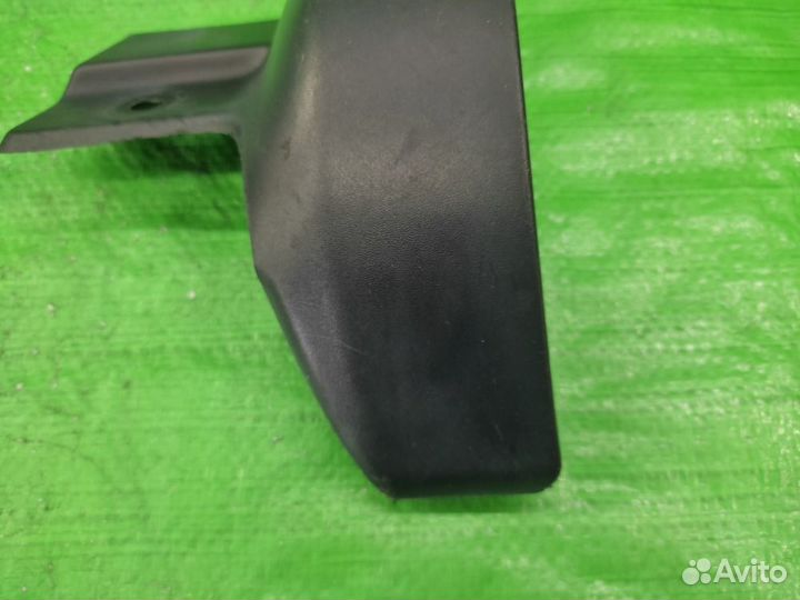 Брызговик передний левый Dodge Caliber 2006-2011