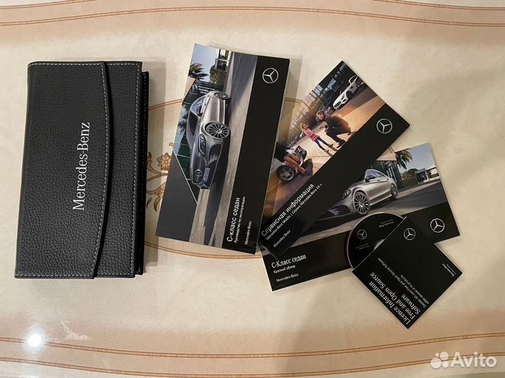 Сервисная книжка в сумке на Mercedes C class W205