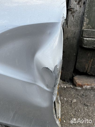 Правая передняя дверь на весту