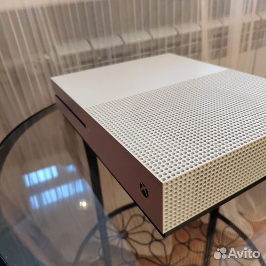 Xbox One S с играми