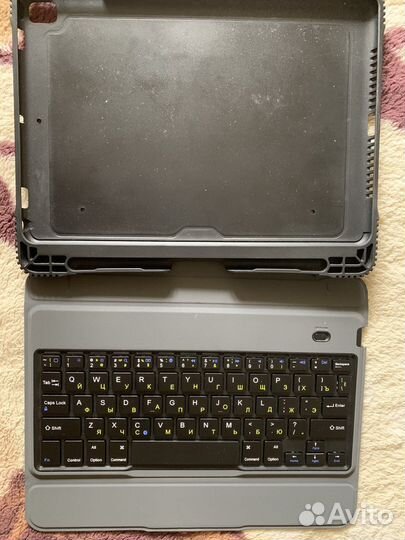Чехол с клавиатурой для iPad Air2