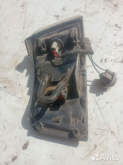 Габарит Mazda Familia левый