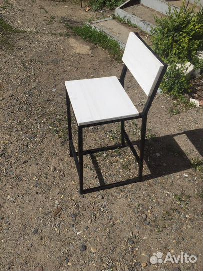 Барная стойка, барные стулья и другая мебель