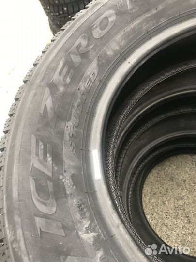 Pirelli Ice Zero 215/70 R16 104T