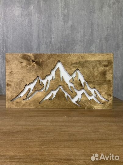 Картины из дерева, резные панно