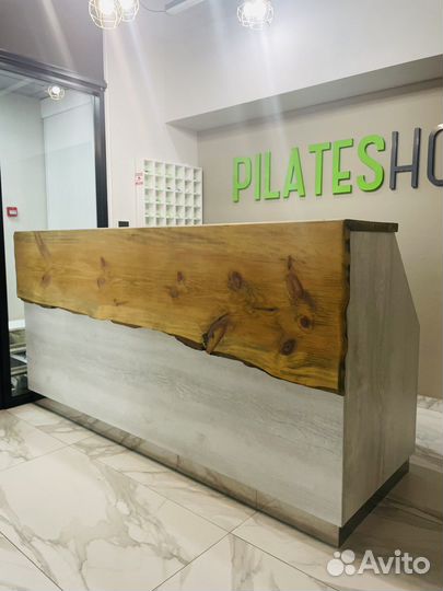 Стойка ресепшн лофт