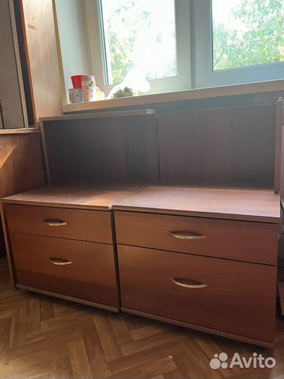 Две тумбочки