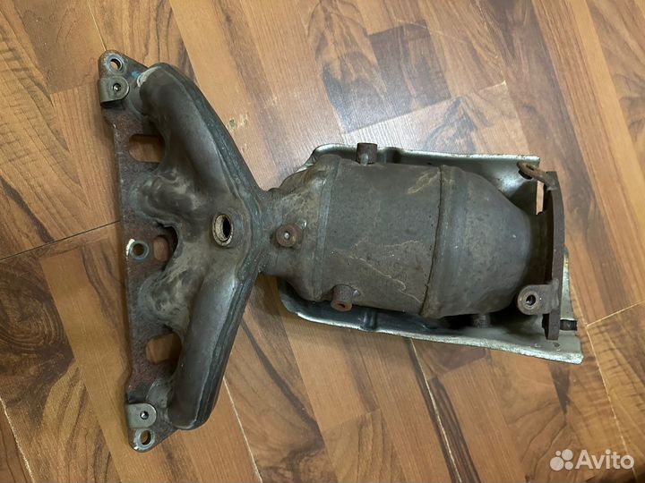 Выпускной коллектор с катализатором Nissan Qashqai