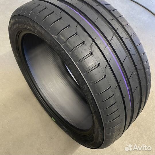 Nokian Tyres Hakka Black 2 SUV 235/50 R20 104Y