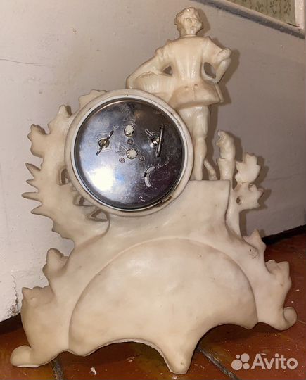 Статуэтка- Часы
