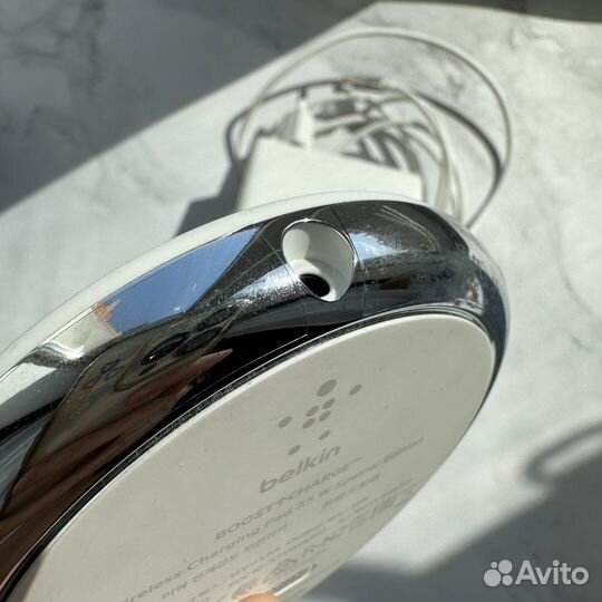 Беспроводное зарядное устройство Belkin