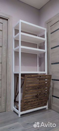 Корзина для вещей. Этажерка, стеллаж из дерева