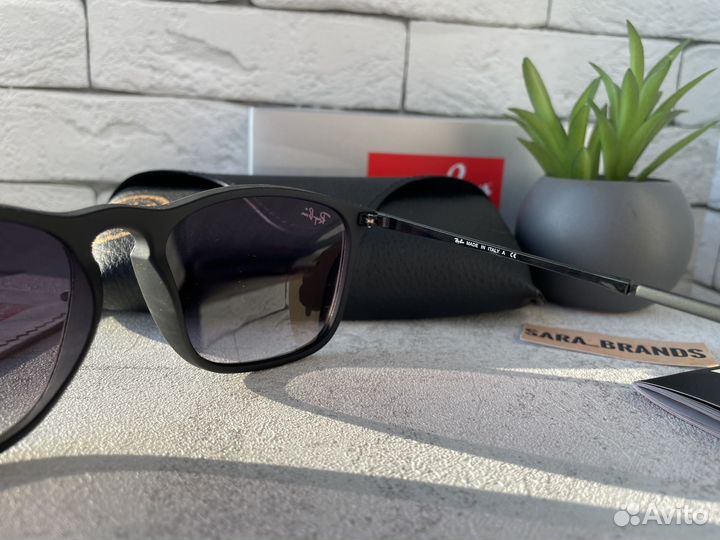 Солнцезащитные очки ray ban