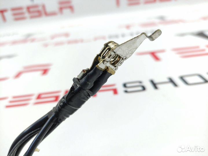 Разъем (фишка) проводки Tesla Model Y 2020