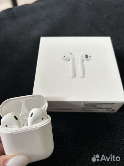 Беспроводные наушники apple airpods 1