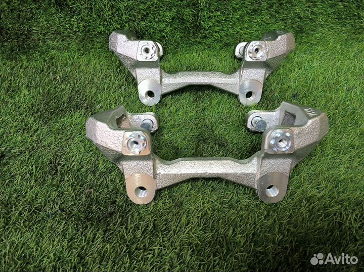 Скобы тормозного суппорта 345мм VAG