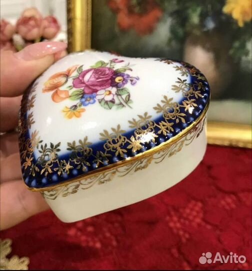 Фарфоровая шкатулка