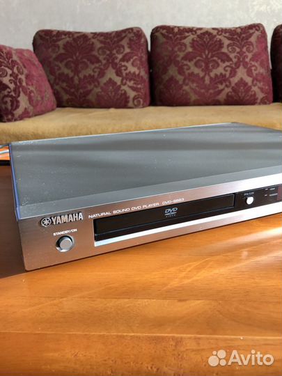 Плеер Yamaha DVD-S663