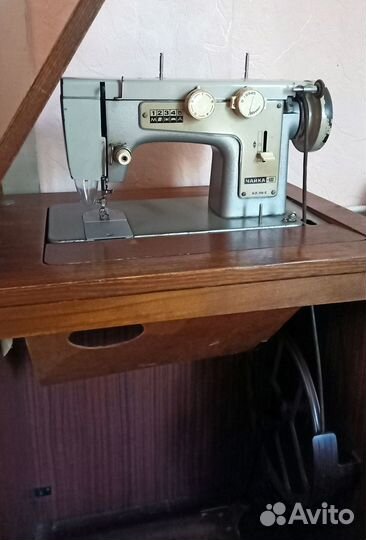 Швейная машина Чайка 3