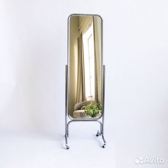 Зеркало напольное Freedom на колёсах, хром, 550Lx