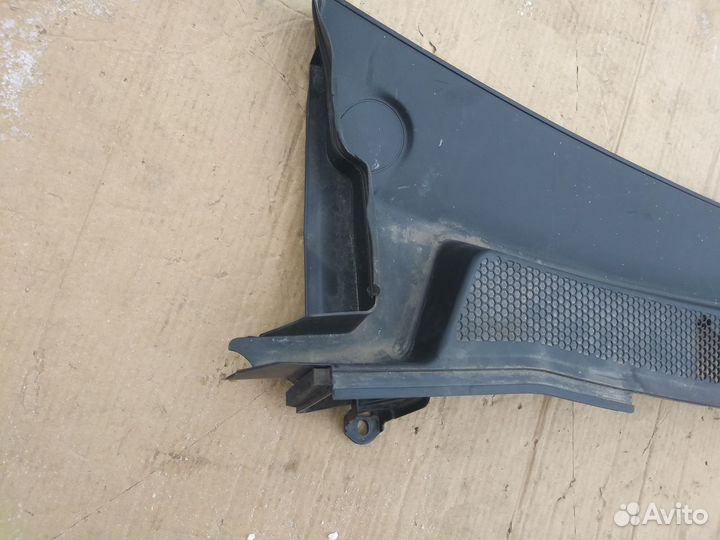 Жабо лобового стекла пр часть Citroen C5 Aircross