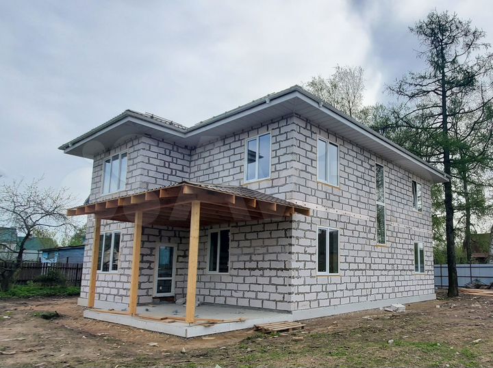 Дом 245 м² на участке 9,6 сот.