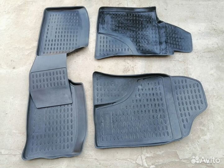 Комплект оригинальных ковриков Toyota Avensis T250