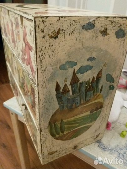 Мини-комод для всяких мелочей в детскую