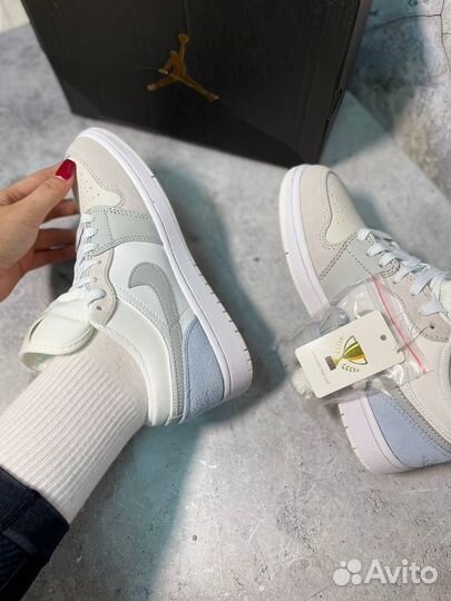 Кросовки женские Nike Air Jordan 1 low