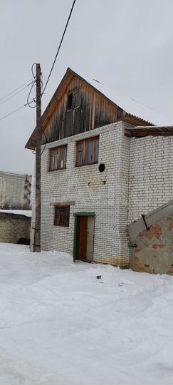 Машиноместо, > 30 м²
