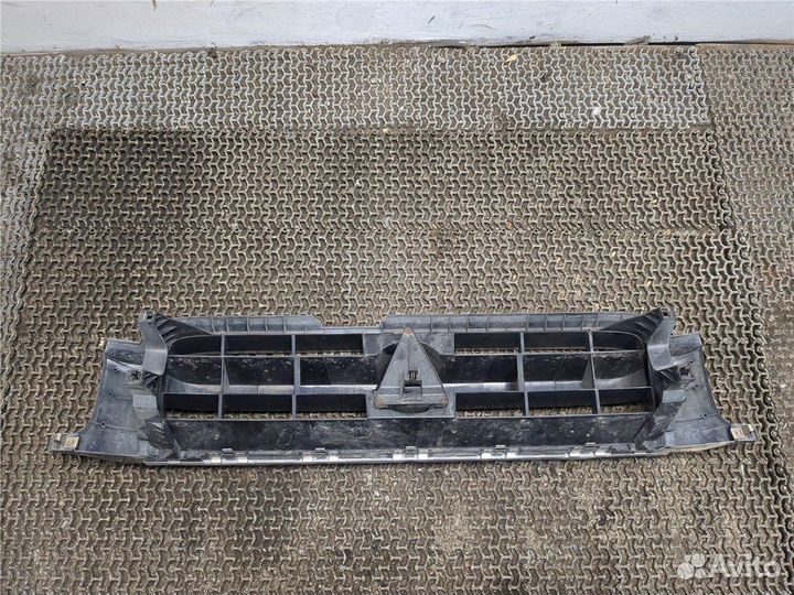 Решетка радиатора Nissan Pathfinder, 2003