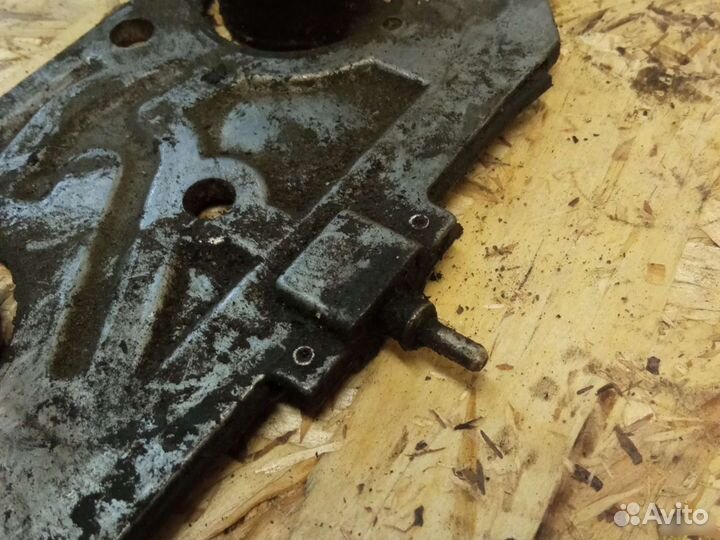 Фланец подогрева впускного коллектор Мercedes w124