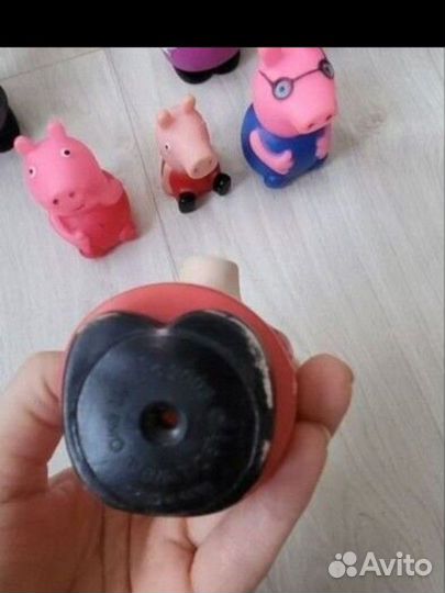 Игрушки из киндера: свинка пеппа