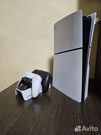 Sony PlayStation 5 Slim + 2 геймпада + докстанция