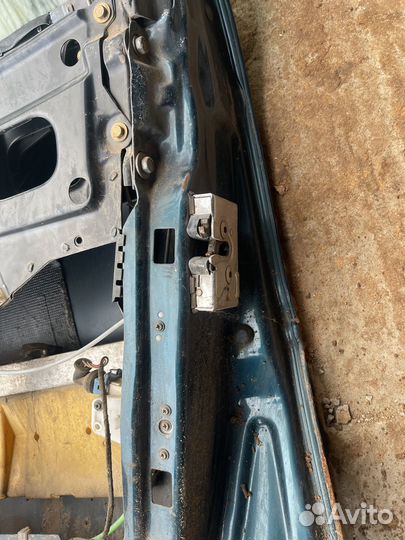 Замок передний правый audi 80 b4