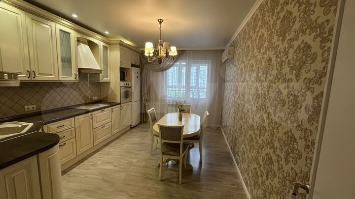 3-к. квартира, 82 м², 6/19 эт.