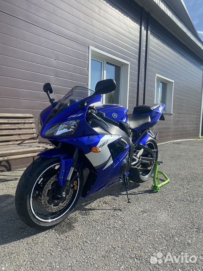 Yamaha YZF-R1