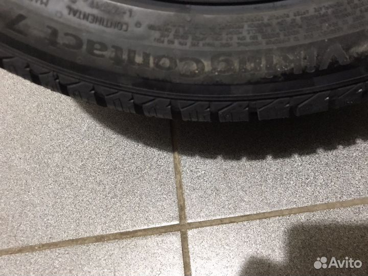 Continental ContiVikingContact 7 225/45 R17 94T